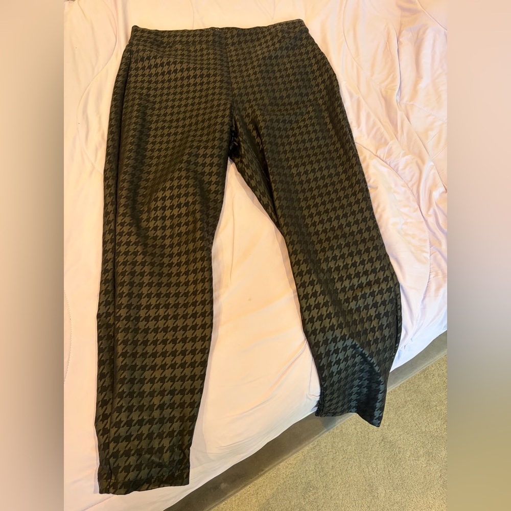 Sanctuary Black and Gray Houndstooth Trousers